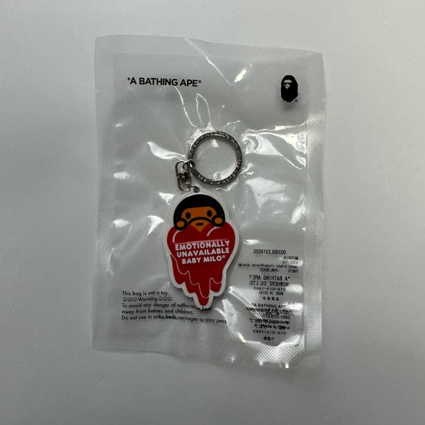 BAPE x E.U 베이프 마일로 러버 키체인