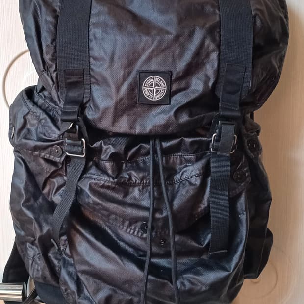 정품 스톤 아일랜드 백팩