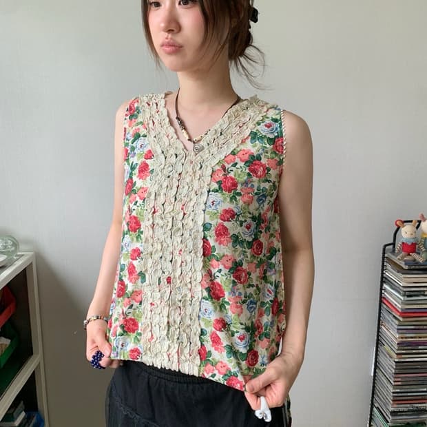 flower frill top