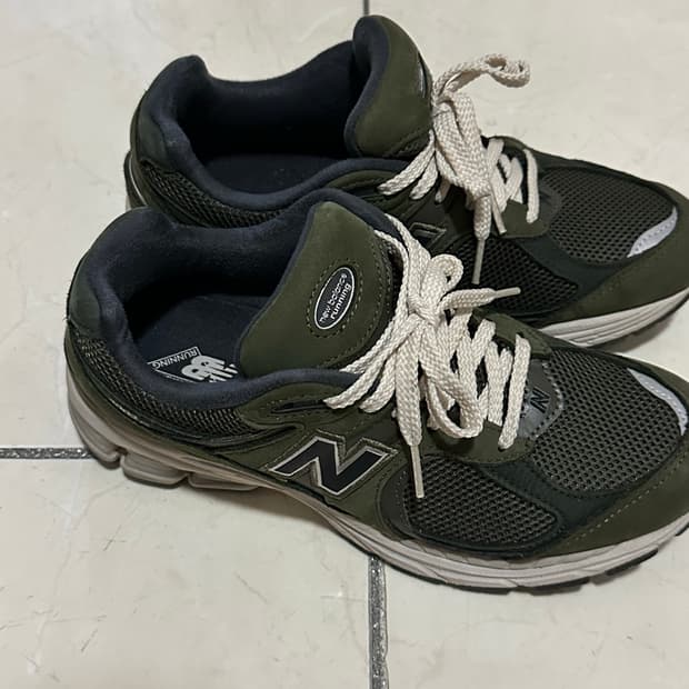 뉴발란스 2002 그레이프리프 250