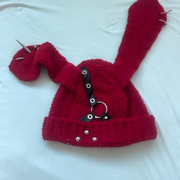 펑크 레드 래더포인트 토끼 비니