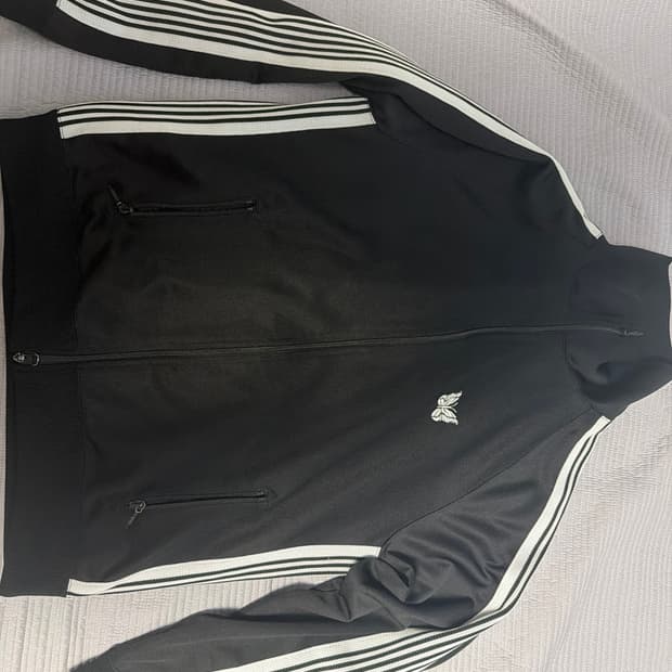 니들스 트랙 자켓