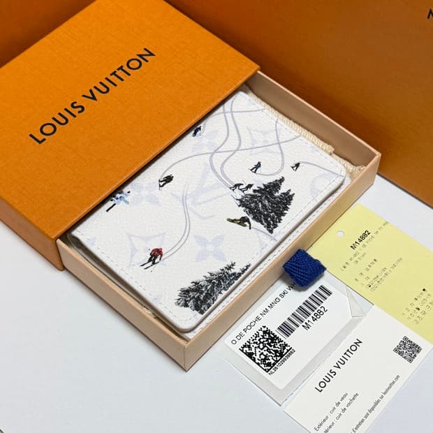 [미사용/한정판] 25FW 루이비통 스키 화이트 오거나이저 카드지갑