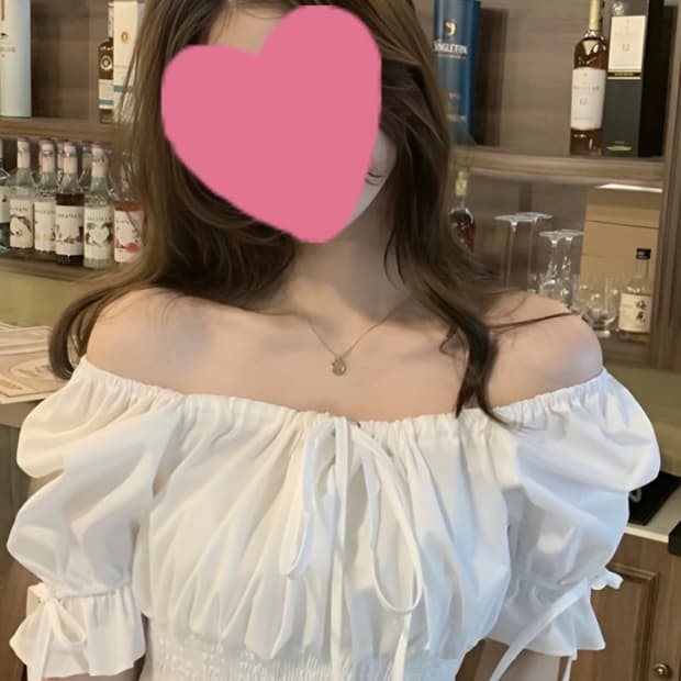 (새상품) 오프숄더 크롭 스퀘어넥 블라우스 FREE