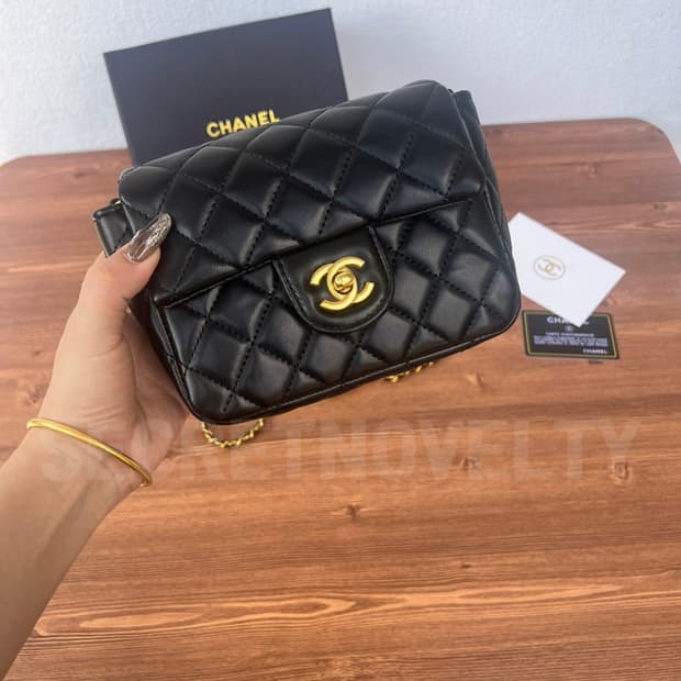 샤넬VIP 기프트 노벨티 골든볼 크로스백 한정판 샤넬뷰티가방