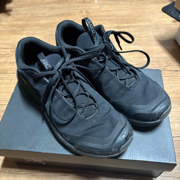 260)아크테릭스 에어리어스 FL M 판매합니다.