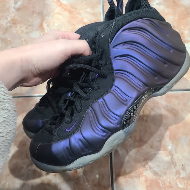 나이키 에어 폼포짓 원 에그플랜트 2017