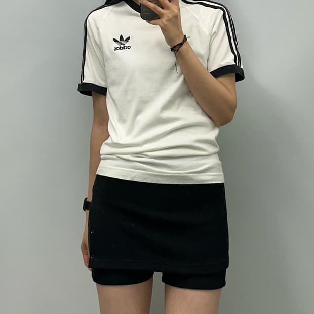 아디다스 화이트 반팔 링거 티셔츠