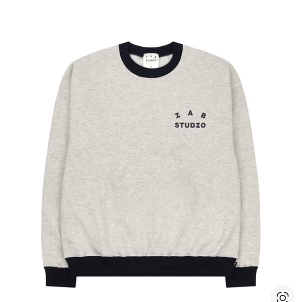 아이앱 스튜디오 스웨트셔츠 오트밀 네이비