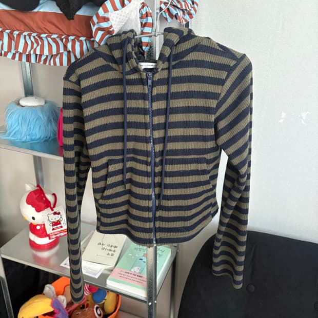 스트라이프 집업