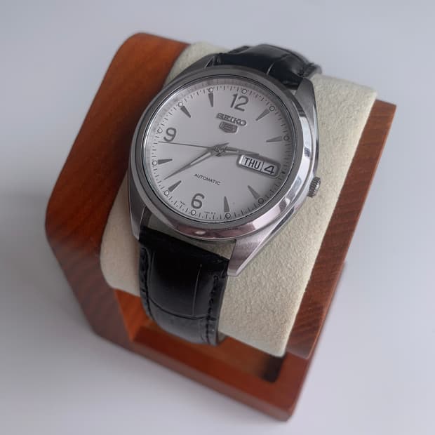 세이코 Seiko 5 쿼츠 데이 데이트
