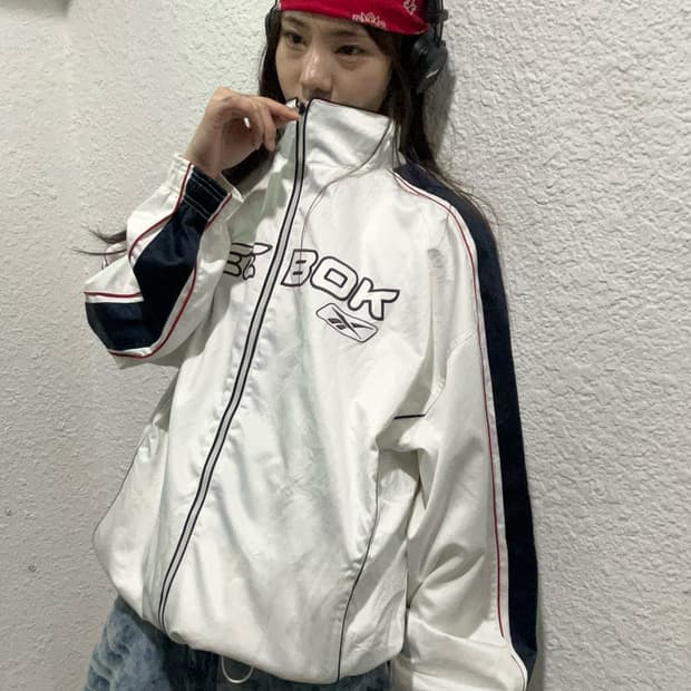 90s 올드스쿨 REEBOK 화이트 스펠로고 윈드브레이커
