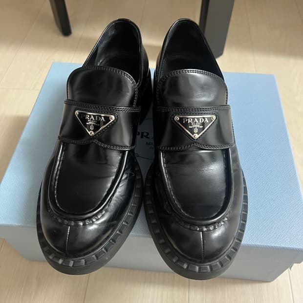 [uk38.5]프라다 브러시드 로퍼