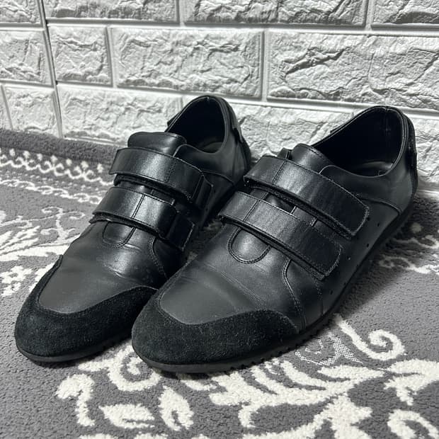 살바토레 페라가모 벨크로 스트랩 레더 스니커즈