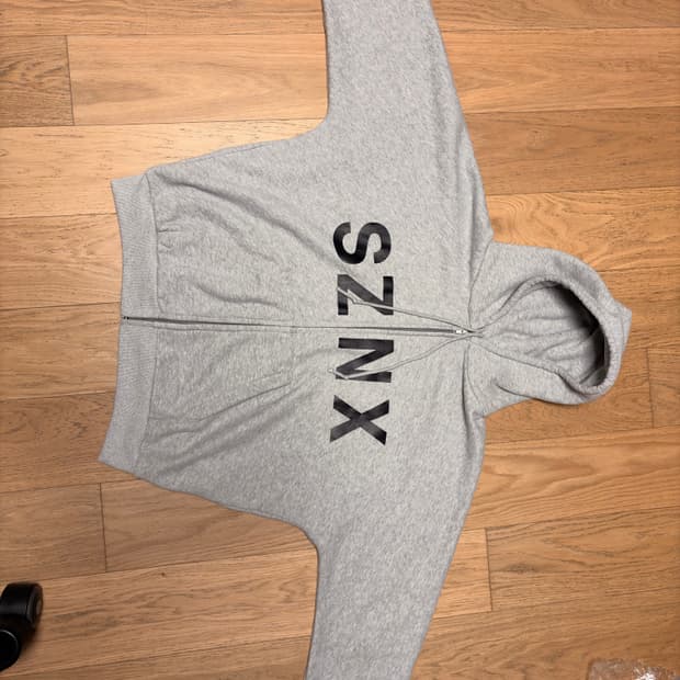 칸예 이지 SZNX KOREA 리미티드 사이즈1 판매합니다.