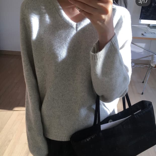 매니매니모드 BOL 울 브이넥 니트