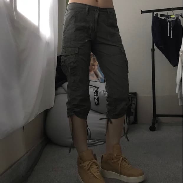 빈티지 셔링디테일 카프리팬츠