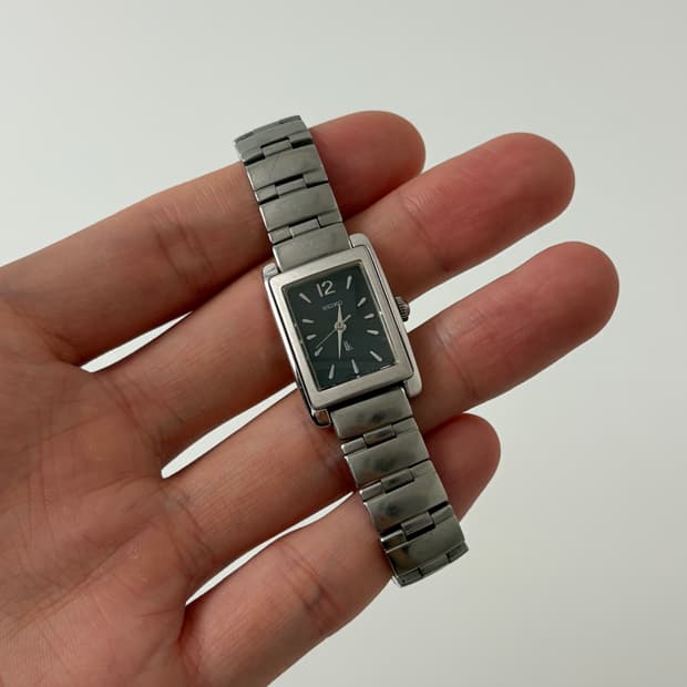 90s lukia black square ladies quartz