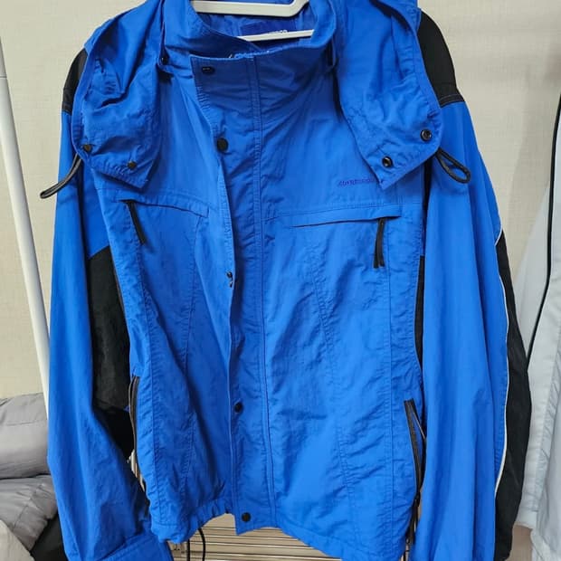 아더에러 그램퍼 자켓 블루 A3 사이즈