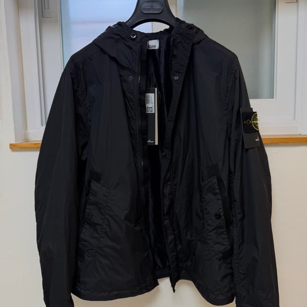 스톤아일랜드 크링클랩스 25ss 후드 자켓 바람막이