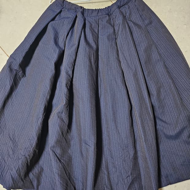 꼼데가르송 벌룬스커트 사이즈 미듐