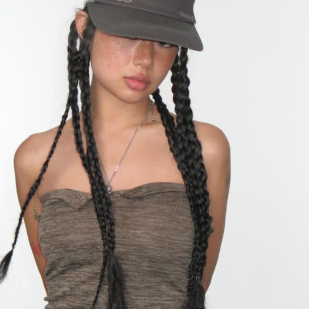 KNIT TUBE TOP BROWN
