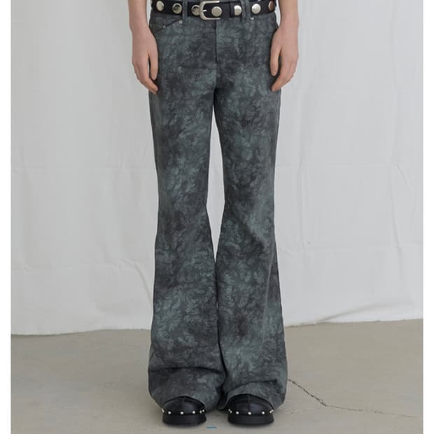 ordes 오데스 MERRY FLORAL FLARE PANTS