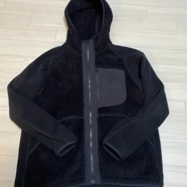 유니클로 화이트마운티니어링 후리스 L사이즈