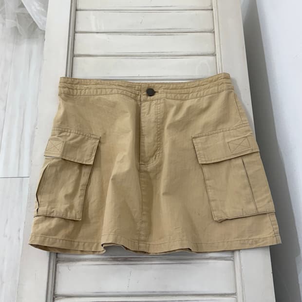 Y2k beige cargo mini skirt