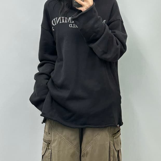 마스터마인드 월드 빈티지 디테일 블랙 맨투맨 