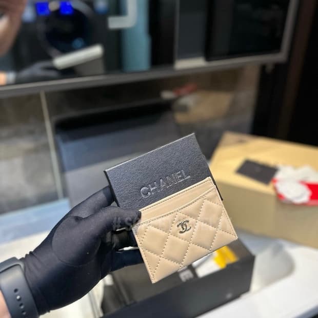 샤넬뷰티 램스킨 카드지갑 베이지 풀박스