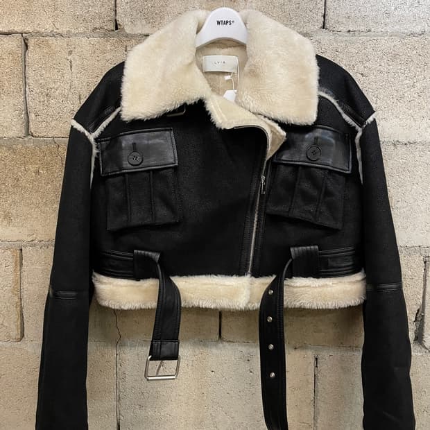 르비에르 숏 무스탕 자켓