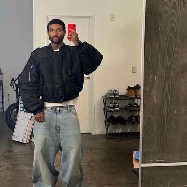 엔타이어 스튜디오 A-2 봄버