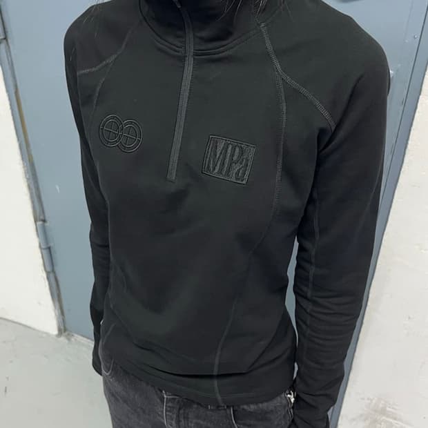 PLASTICPRODUT 소프쉘 하프집업 L