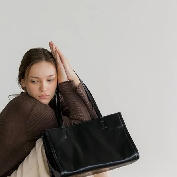 스탠드오일 오블롱 백 블랙