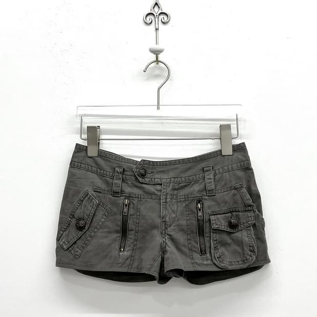 𝓒𝓪𝓻𝓰𝓸 𝓼𝓱𝓸𝓻𝓽𝓼