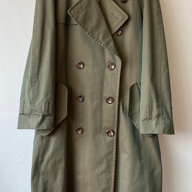 버버리런던 카키 개버딘더블 트렌치코트
