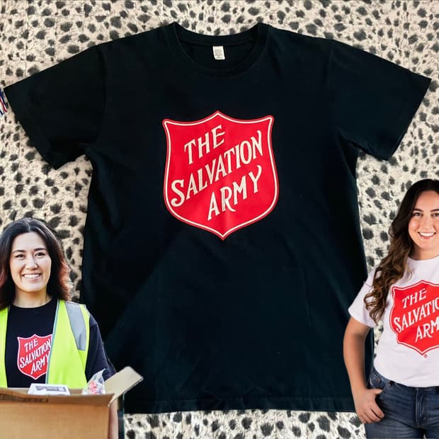 영국 런던의 구세군 티셔츠 여성 M 구제 빈티지 