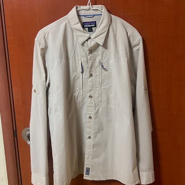 파타고니아 셔츠 S (정가 32)