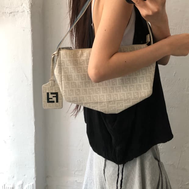 Fendi 펜디 아이보리 FF 로고 미니 캔버스 숄더백