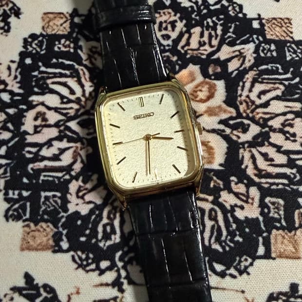 세이코 빈티지 쿼츠 시계