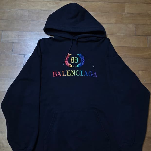 발렌시아가 레인보우 월계수 자수 후드티 블랙