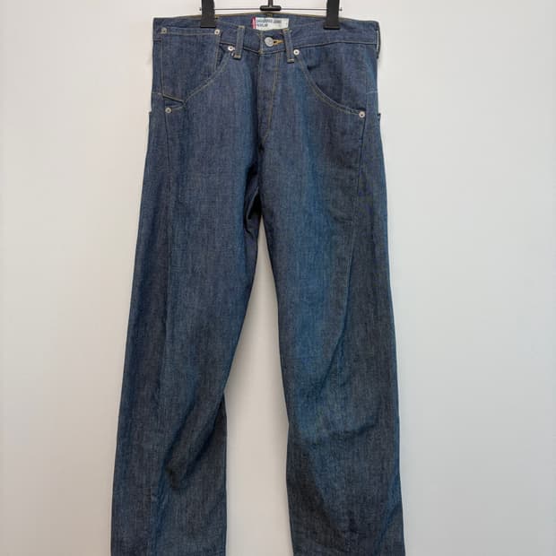 리바이스 엔지니어드진