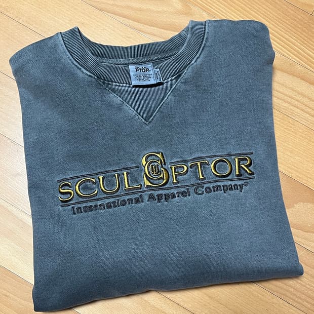 스컬프터 맨투맨 