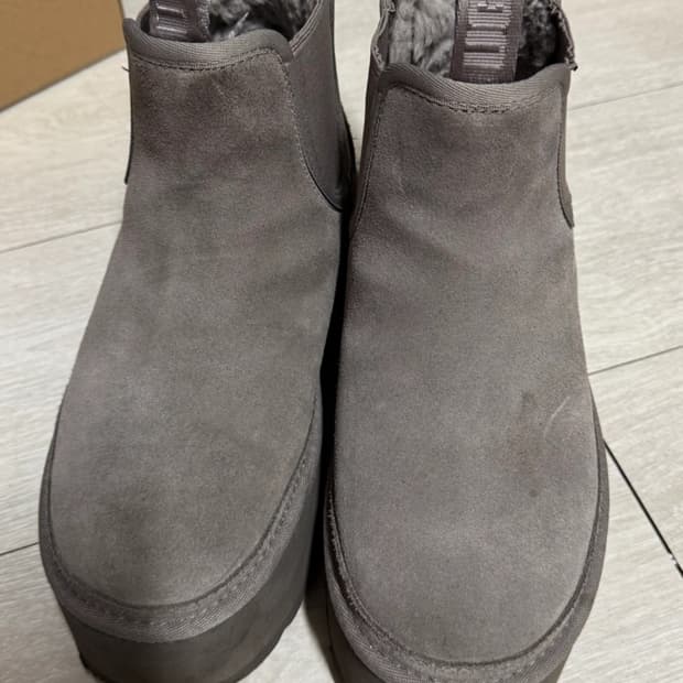 UGG 어그 플랫폼 첼시부츠 6사이즈