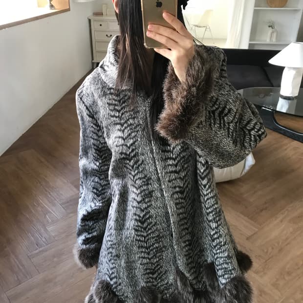  vintage pattern fur coat