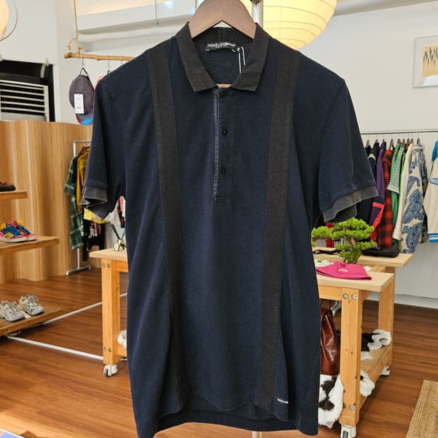 돌체앤가바나 파이핑 카라 티셔츠