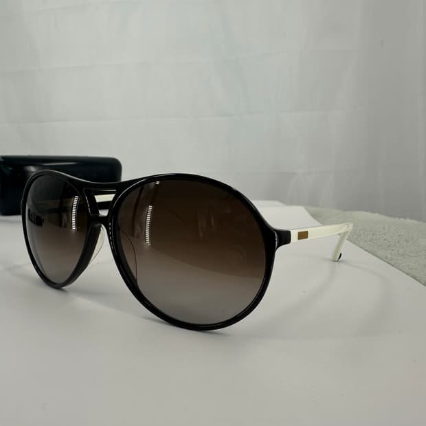 [새상품 무료배송] 정품 안나수이 Made in Italy 선글라스