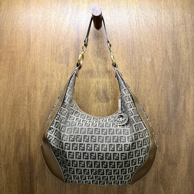 FENDI 펜디 주카 호보백