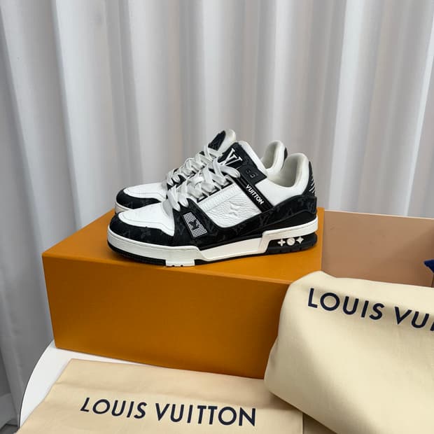 [6] 루이비통 트레이너 스니커즈 블랙